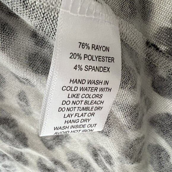 Animal Print Fleece Sweater Top SMALL NWT - Picture 13 of 13